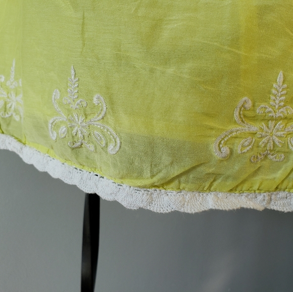 Embroidered Tank - Picture 4 of 7